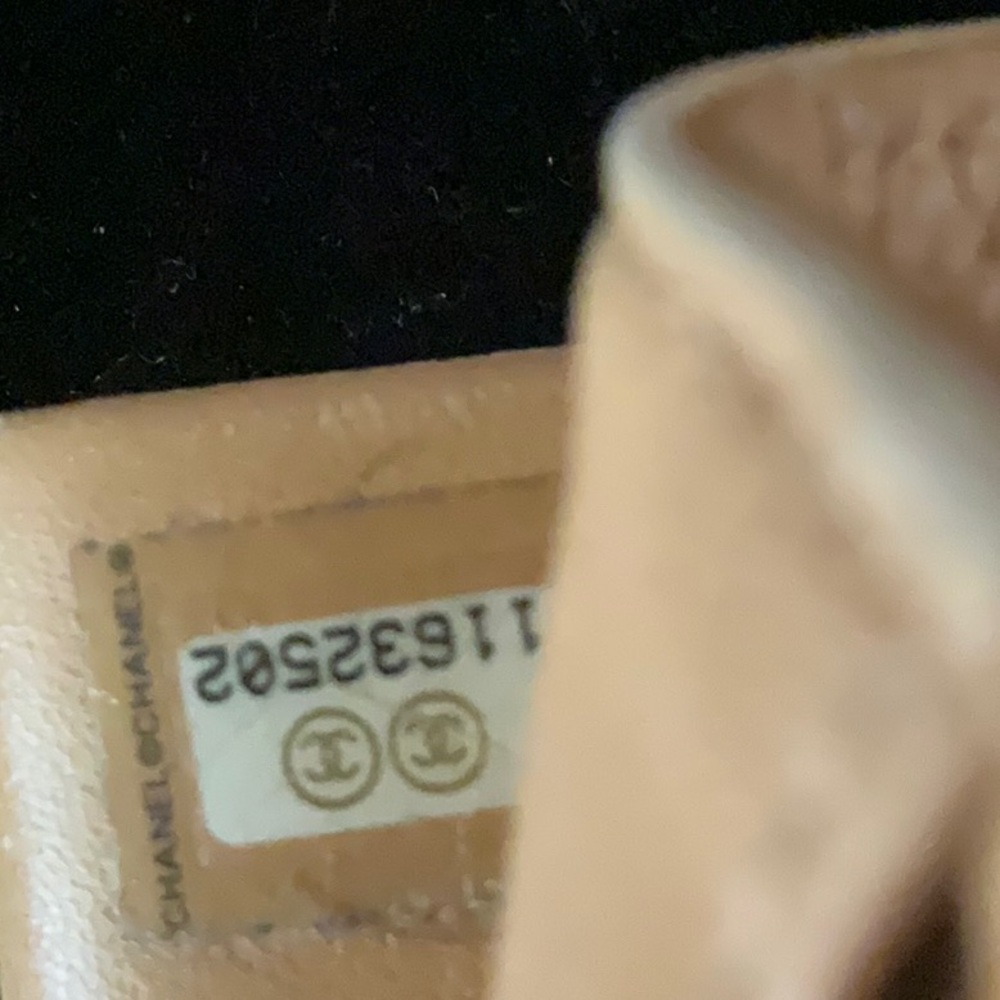 Chanel Beige Leather Wallet - Picture 6 of 16